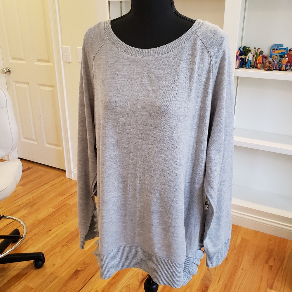 BKE, Split side ruffle sweater, gray, size L, Red by BKE, pre-owned